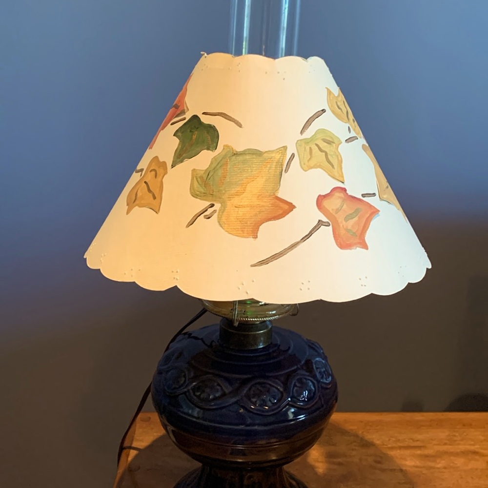Chimney / Hurricane Lamp Shade - Leaves